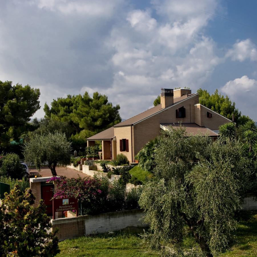 فيستَ Residence Costamartino المظهر الخارجي الصورة